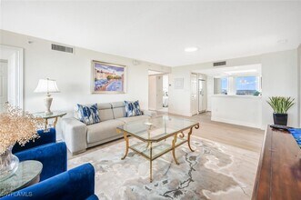 6849 Grenadier Blvd in Naples, FL - Building Photo - Building Photo