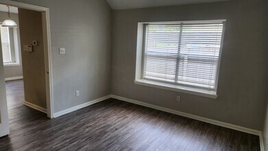11735 Alief Clodine Rd in Houston, TX - Foto de edificio - Building Photo