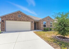 221 Savage St in New Braunfels, TX - Building Photo