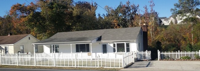 97 Truslow Rd in Falmouth, VA - Building Photo - Building Photo