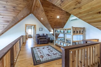 312 Overlook Ridge Rd in Franklin, NC - Building Photo - Building Photo