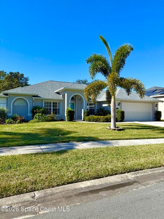 3455 Soft Breeze Cir in West Melbourne, FL - Building Photo
