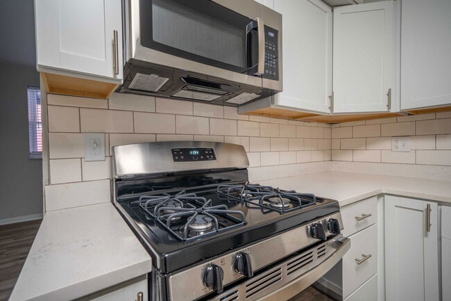 1236 Indianola Ave in Columbus, OH - Building Photo - Building Photo