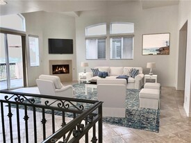 206 S Lucia Ave in Redondo Beach, CA - Building Photo