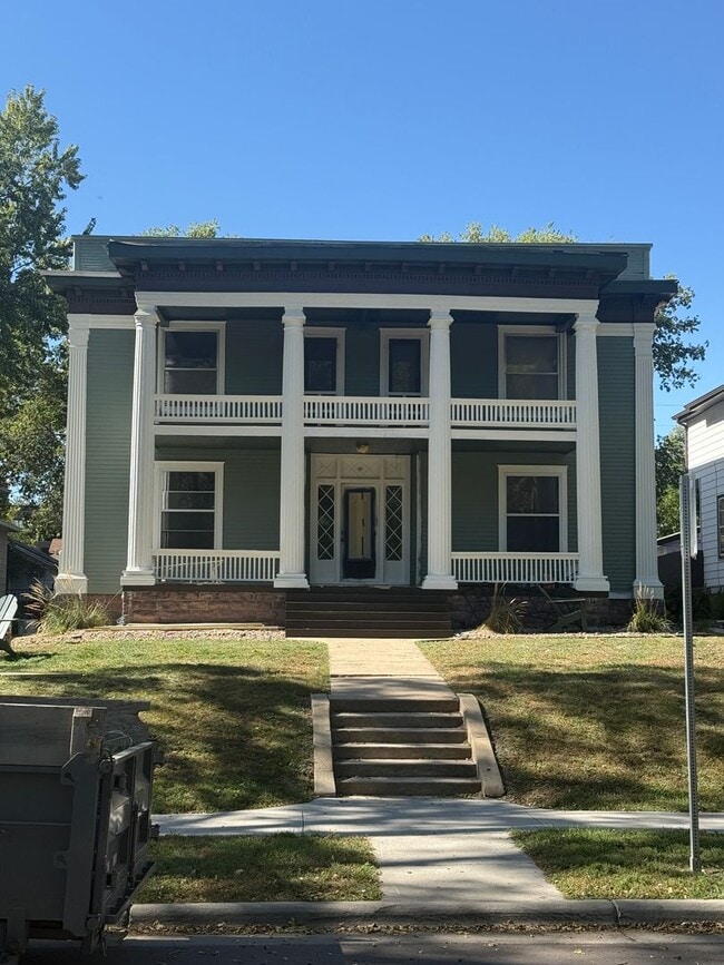 property at 715 S Phillips Ave