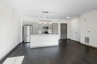 2420 E Capitol Dr in Shorewood, WI - Building Photo - Building Photo