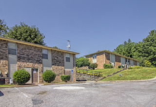 Oak Manor Apartments in Ashland City, TN - Building Photo - Building Photo