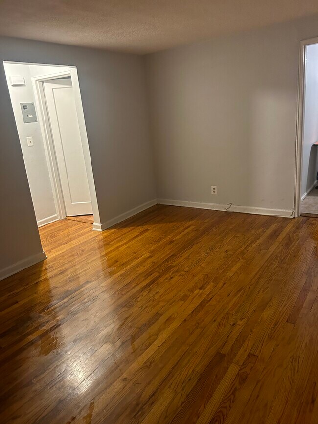 32B Carolyn Ter Rentals in Roselle, NJ