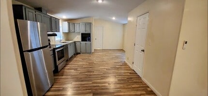 2555 Lee Turner Rd in Cleveland, TX - Building Photo - Building Photo