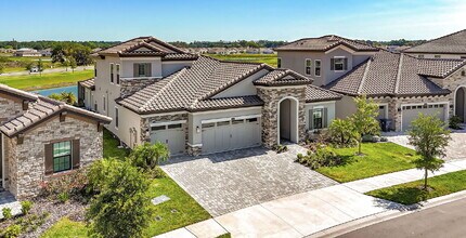 11014 Rustic Timber Lp in Zephyrhills, FL - Building Photo - Building Photo