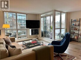 135 E 17th Ave in Vancouver, BC - Building Photo