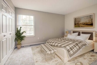 Mannington Place in Stow, OH - Building Photo - Building Photo