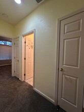 7912 Quaker Ridge Way in Sacramento, CA - Building Photo - Building Photo