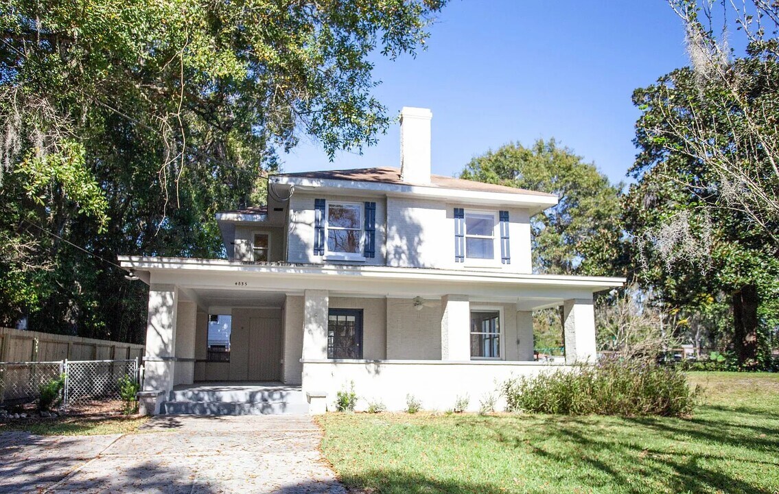 4835 Sunderland Rd in Jacksonville, FL - Building Photo