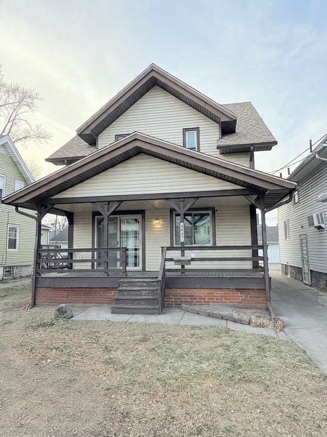 property at 3627 Hazelhurst Ave