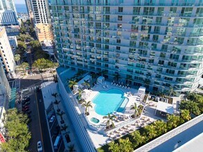 400 Central Ave, Unit 1409 in St. Petersburg, FL - Foto de edificio - Building Photo