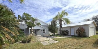 19 Landrum Park Rd in San Benito, TX - Building Photo