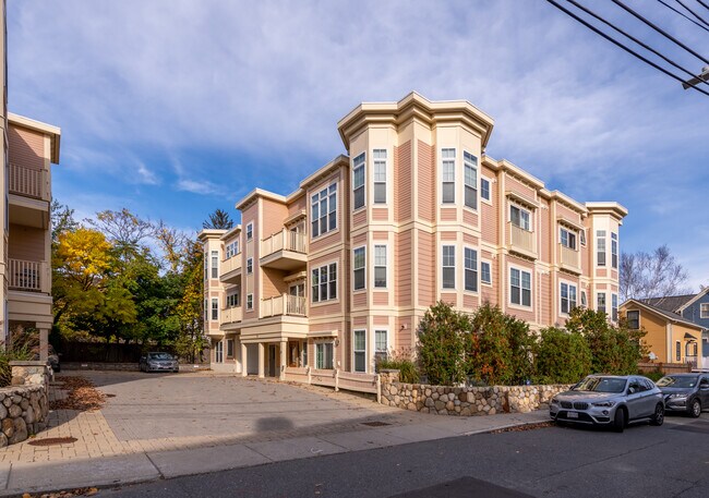 61-69 Bolton St in Cambridge, MA - Foto de edificio - Building Photo