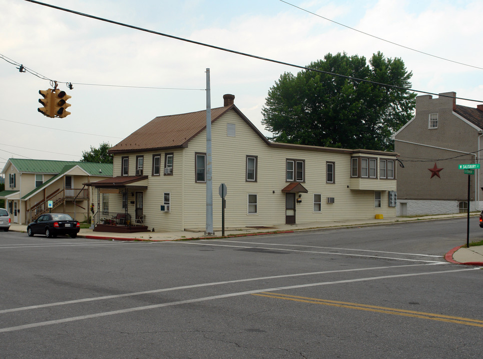 2 N Vermont St in Williamsport, MD - Building Photo