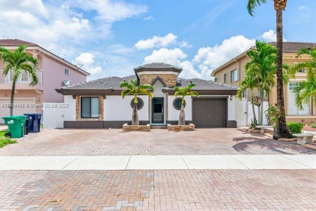 1649 SW 154th Ct in Miami, FL - Foto de edificio