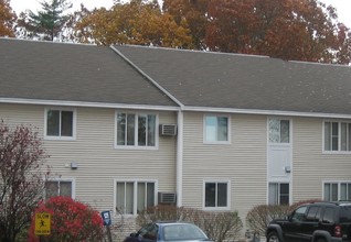 Whispering Meadows in Manchester, NH - Foto de edificio - Building Photo