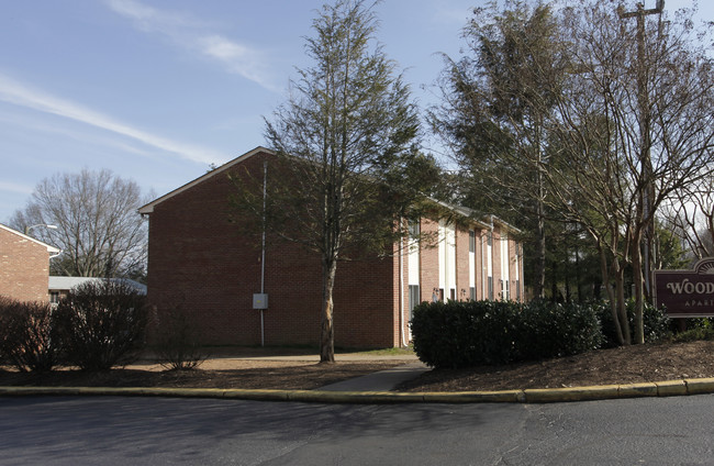 Woodridge Apartments in Asheville, NC - Foto de edificio - Building Photo