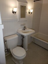 21 Waverly St in Fitchburg, MA - Foto de edificio - Building Photo