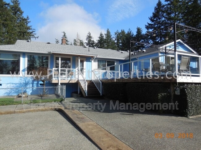1715 NW Saenz Ln in Bremerton, WA - Building Photo - Building Photo