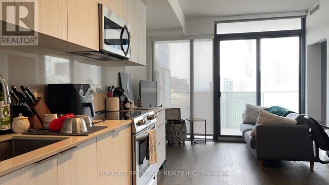 property at 25-2225 Richmond St E
