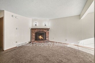 410 NW Nottingham Ln in Blue Springs, MO - Building Photo - Building Photo