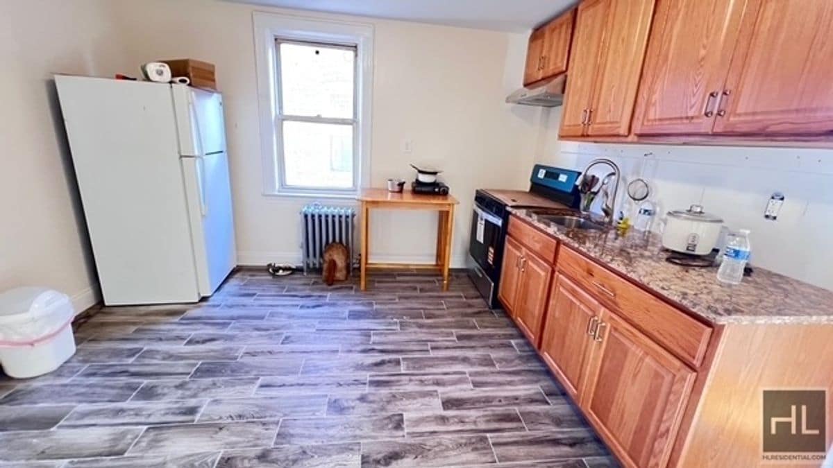 101-53-101114 114th St in Queens, NY - Building Photo