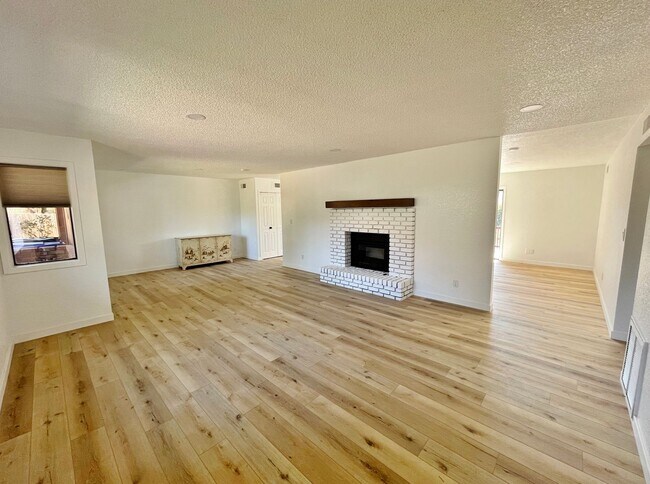 240 Canyon Diablo Rd in Sedona, AZ - Building Photo - Building Photo