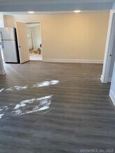 567 Post Rd in Darien, CT - Building Photo - Building Photo