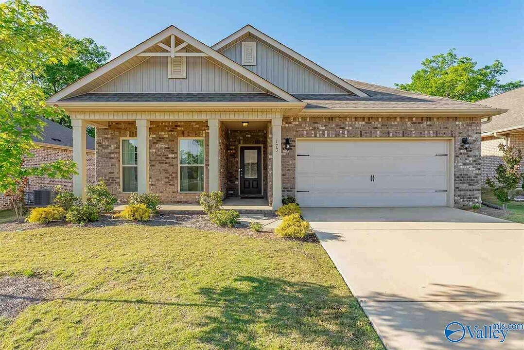 173 Heritage Brook Dr in Madison, AL - Building Photo