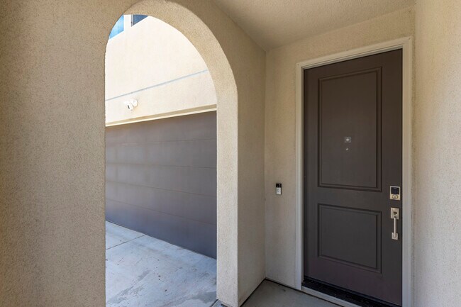 277 Hass Ln in Fallbrook, CA - Foto de edificio - Building Photo