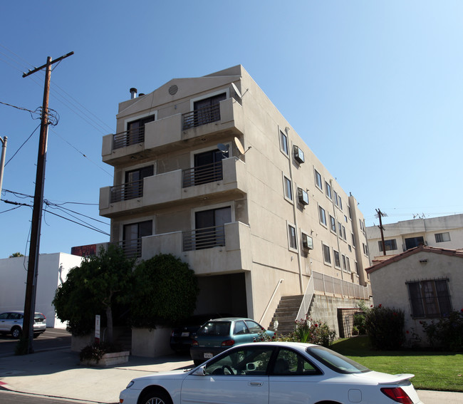 1216 S Saltair Ave in Los Angeles, CA - Building Photo - Building Photo