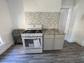 597 Geranium Ave E in St. Paul, MN - Building Photo - Building Photo