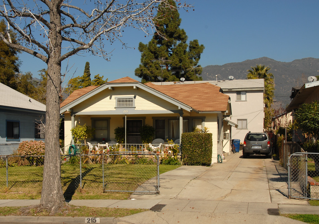 215 E Colorado Blvd in Monrovia, CA - Building Photo