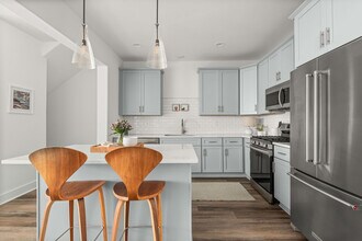 7008 Westside Cir in Nashville, TN - Building Photo - Building Photo