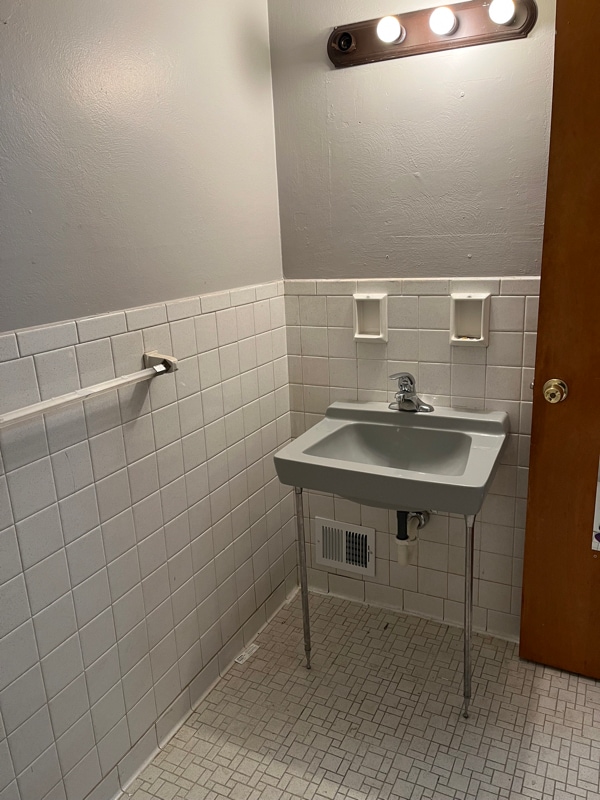 1146 Dohrman St in Mckees Rocks, PA - Building Photo - Building Photo