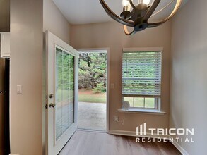 1642 Donovan's Ridge in Kennesaw, GA - Building Photo - Building Photo