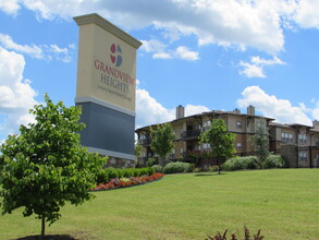 Grandview Heights Apartments in Glenpool, OK - Foto de edificio - Building Photo