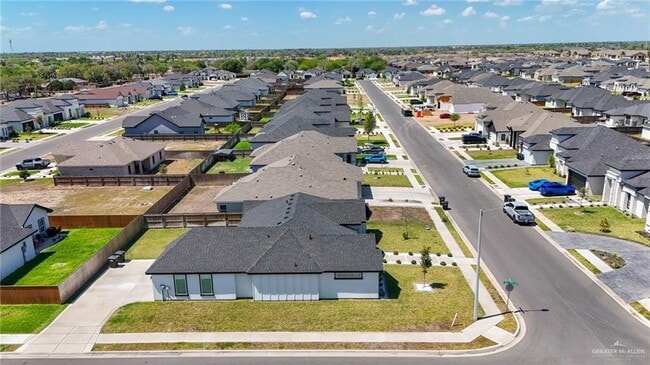 16 Rabbit Run Ave in Alton, TX - Building Photo - Building Photo