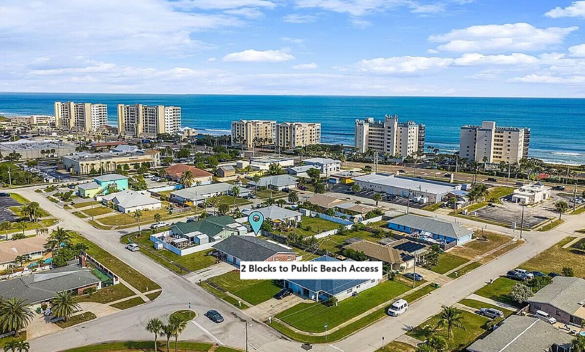 137 Magnolia St in Satellite Beach, FL - Building Photo