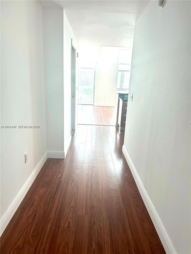 3131 NE 188th St, Unit 2-1213 in Aventura, FL - Building Photo - Building Photo