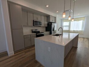 250 Waters Park Cir in San Mateo, CA - Building Photo - Building Photo