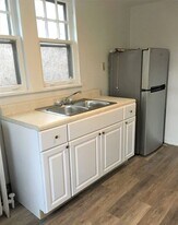 6206 Ira Way, Unit Unit Upper in Pittsburgh, PA - Building Photo