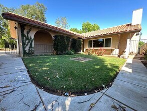 1040 Walnut Ave in Redlands, CA - Building Photo - Building Photo
