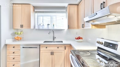 9 Esterbrooke Av in Toronto, ON - Building Photo - Building Photo