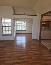 9312 Maybrook Dr in Oklahoma City, OK - Foto de edificio - Building Photo